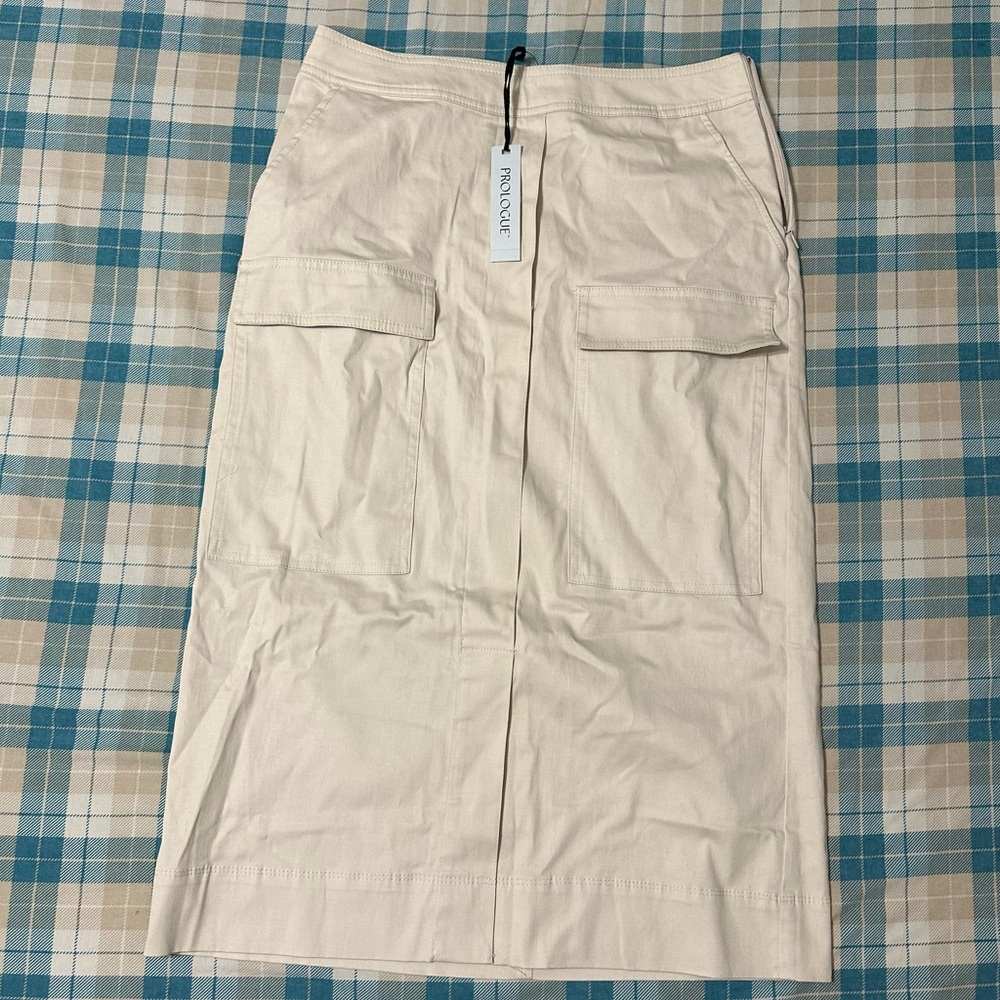 Prologue new with tag target midi cargo like skirt with pockets Jurassic park